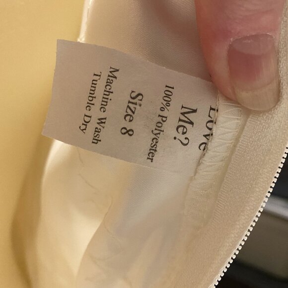 #18) Wedding Gown: Vine Blossoms - Picture 5 of 8